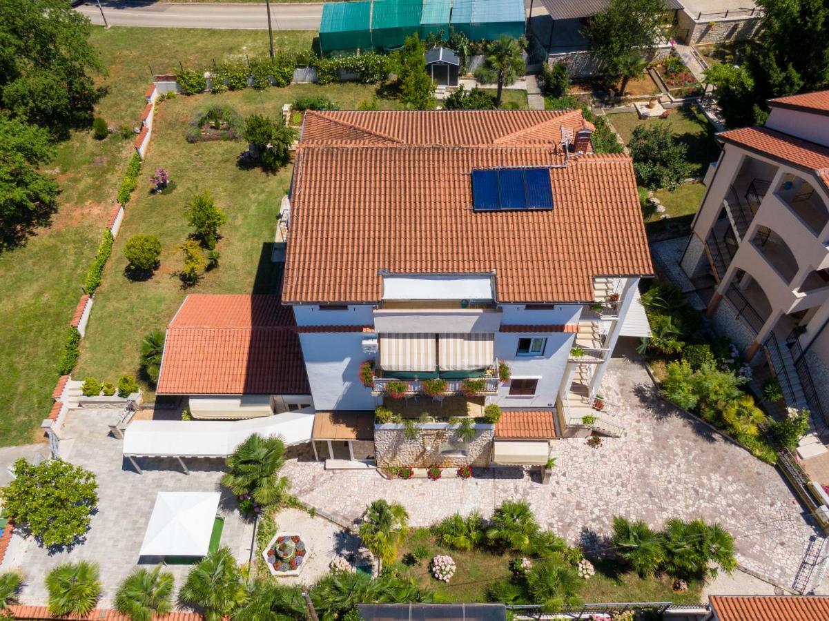 Apartments Lori Пореч Экстерьер фото