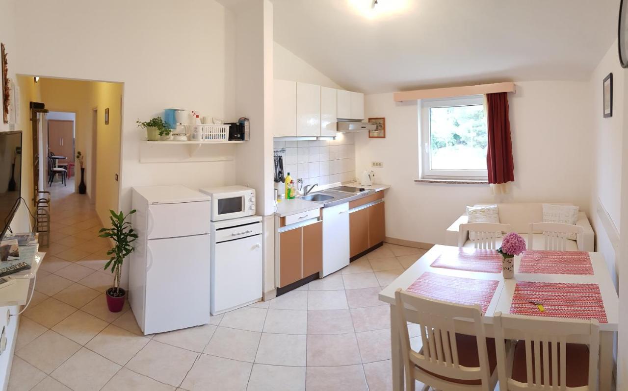Apartments Lori Пореч Экстерьер фото