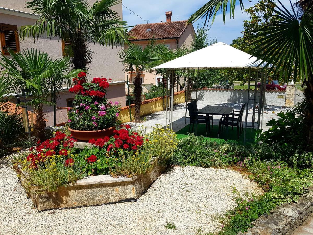 Apartments Lori Пореч Экстерьер фото